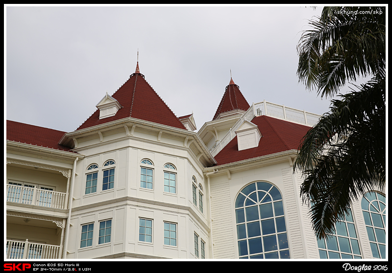 Hong Kong Disneyland Hotel, 香港迪士尼樂園酒店