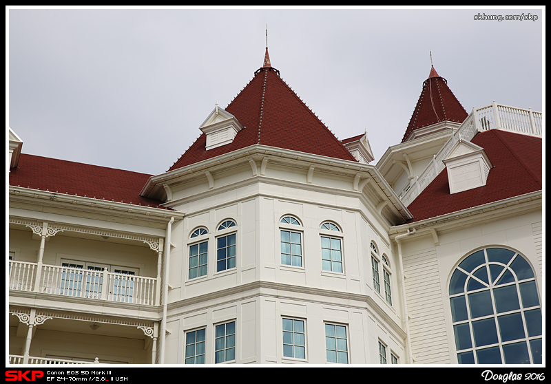 Hong Kong Disneyland Hotel, 香港迪士尼樂園酒店