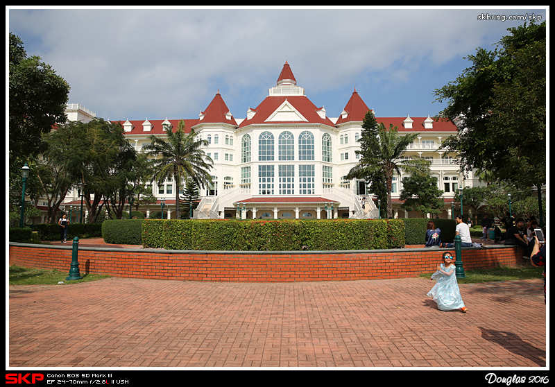 Hong Kong Disneyland Hotel, 香港迪士尼樂園酒店