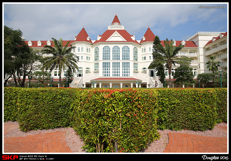 Hong Kong Disneyland Hotel, 香港迪士尼樂園酒店