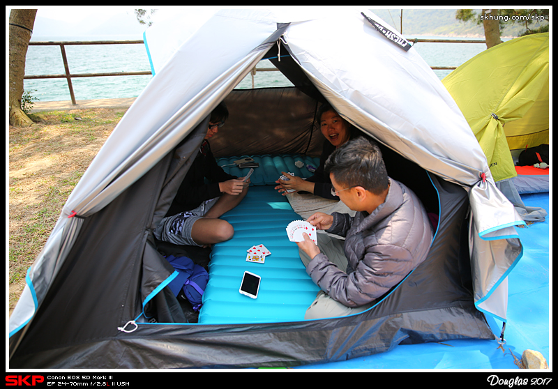 世瑋, 細舅母, 細舅父