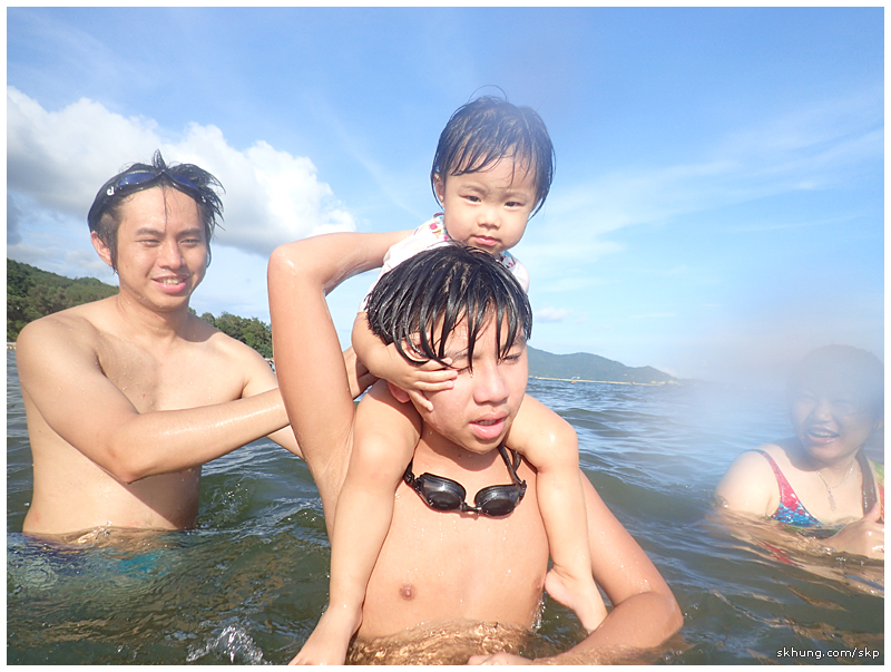 Douglas, Elsa, 世瑋